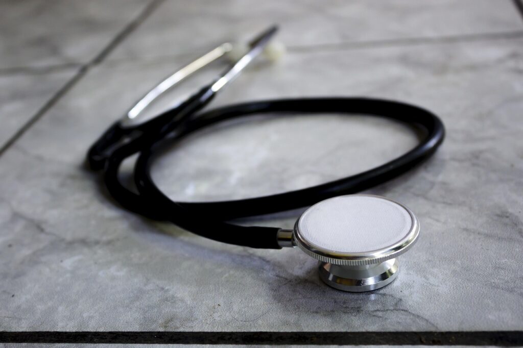 サプリについて医師に相談すべき理由とは？